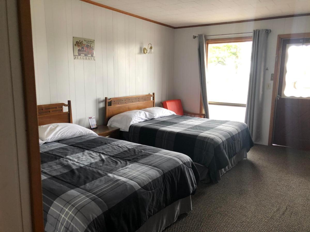Firehouse Inn Saint Ignace Bagian luar foto
