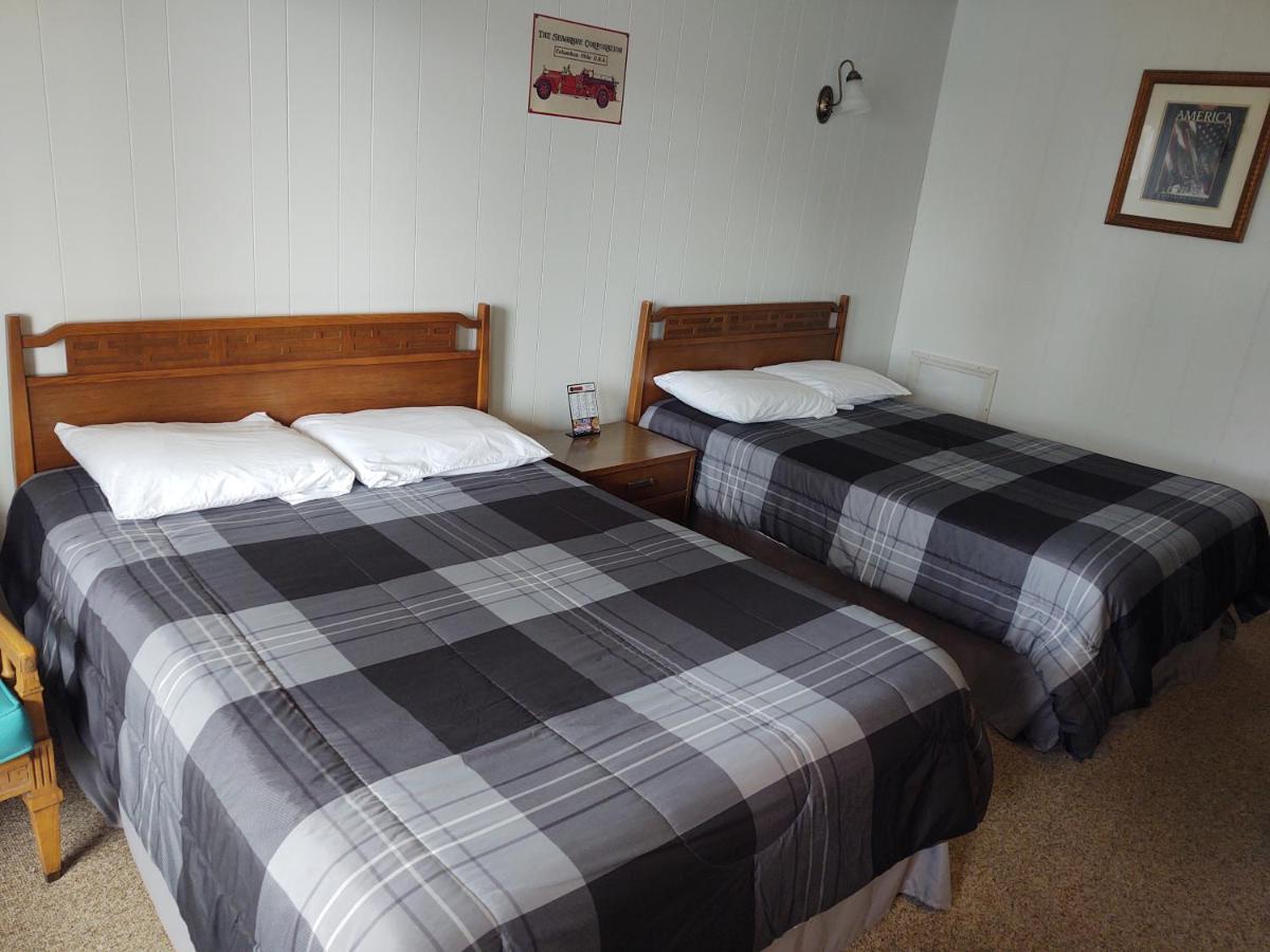 Firehouse Inn Saint Ignace Bagian luar foto