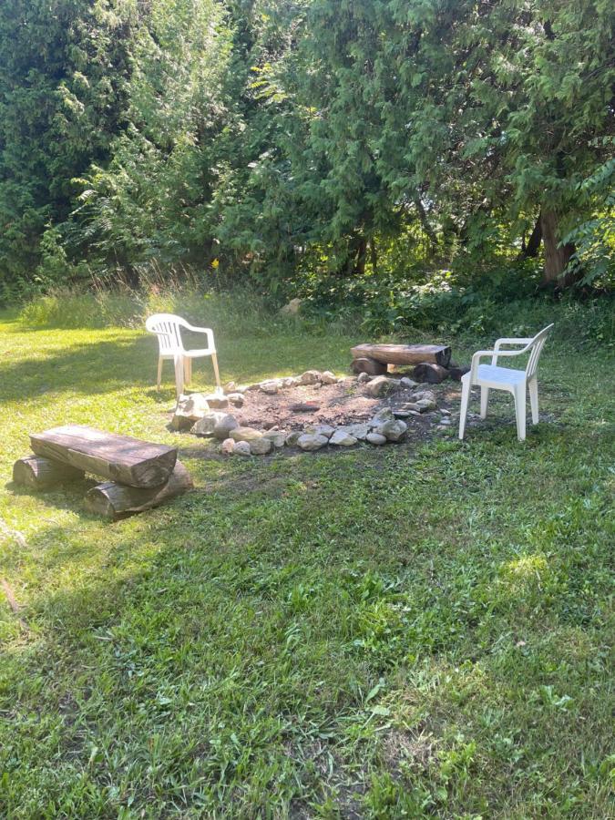 Firehouse Inn Saint Ignace Bagian luar foto